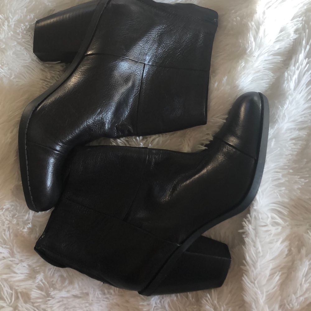 Bandolino Leather Boots